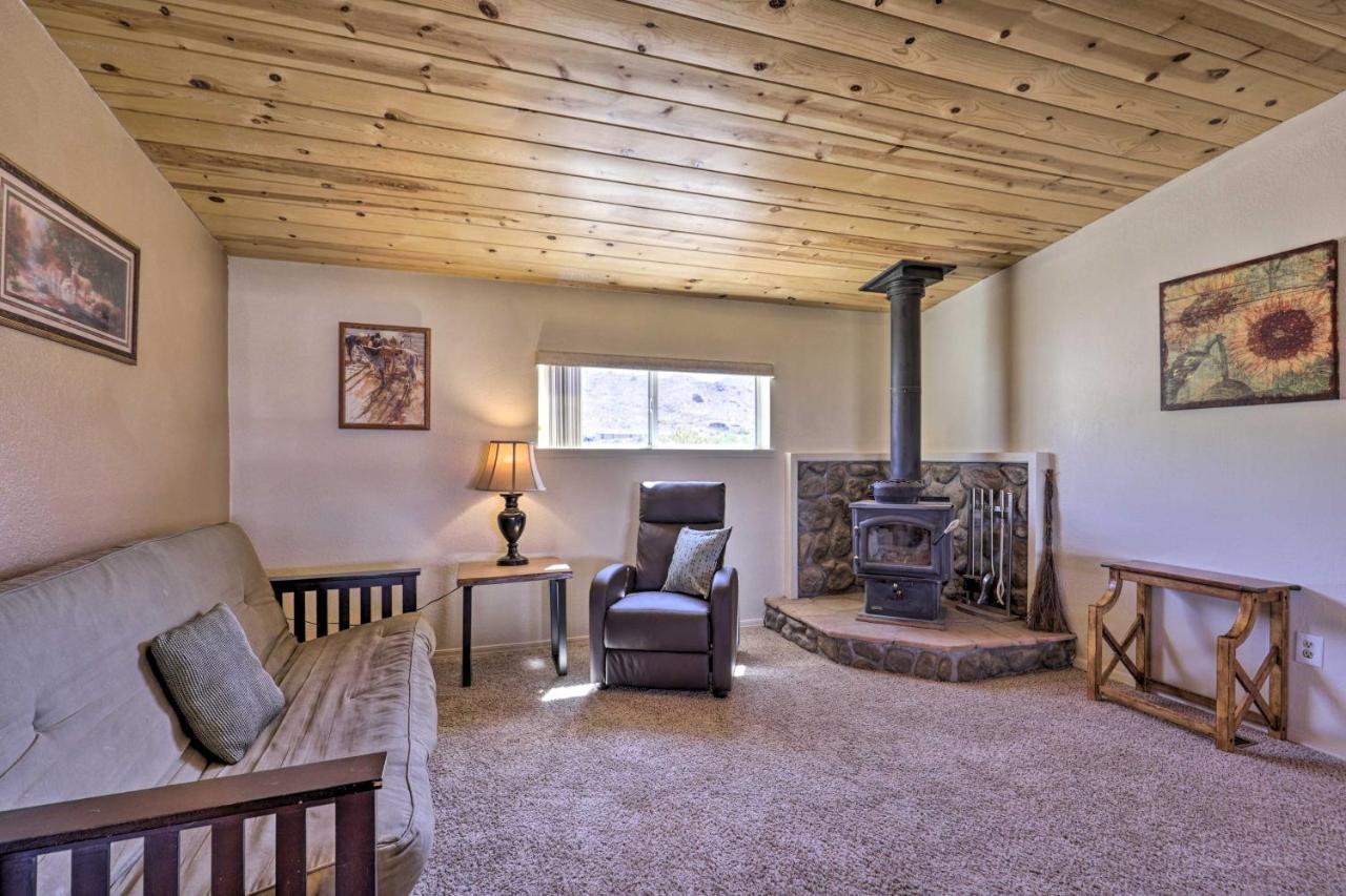 Rustic Bullhead City Retreat With Porch And Views Ngoại thất bức ảnh